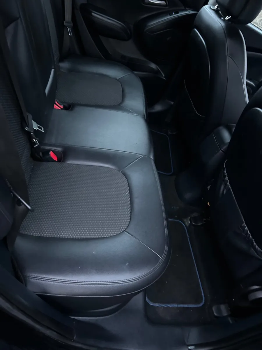2013 Hyundai ix35 2 liter diesel leather Nct 26 - Image 3