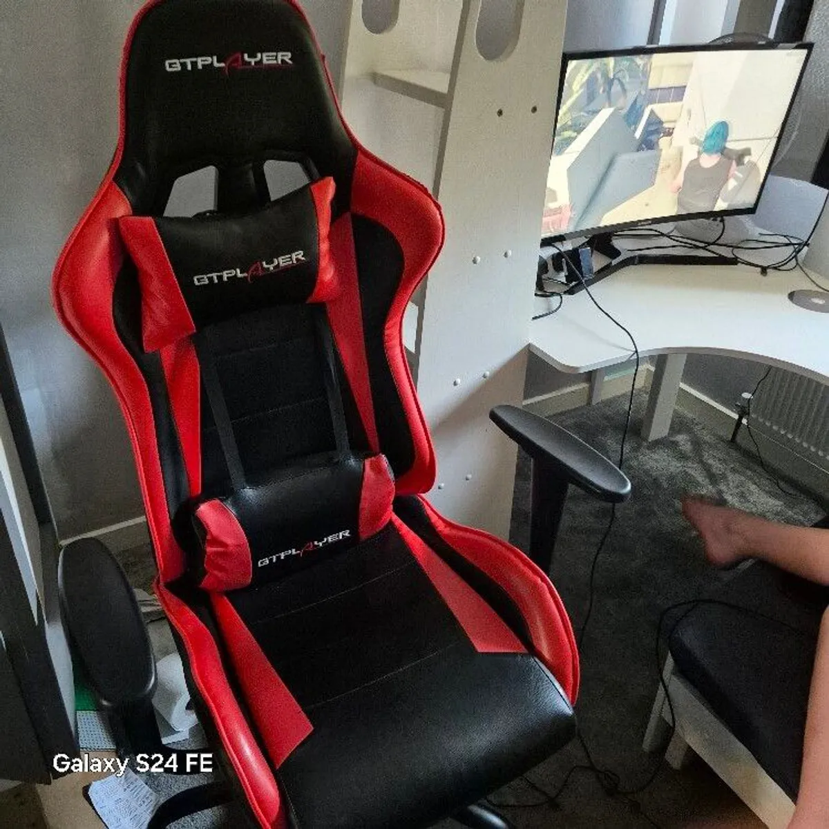Gaming chair and tv suround 32" - Image 3