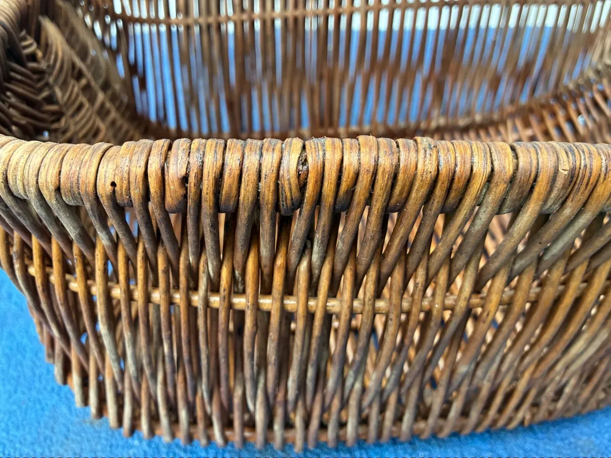 Antique wicker basket - Image 2