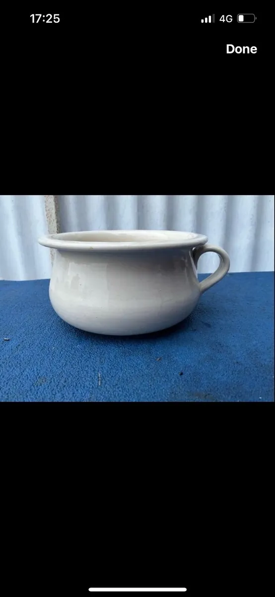 Vintage chamber pot - Image 1