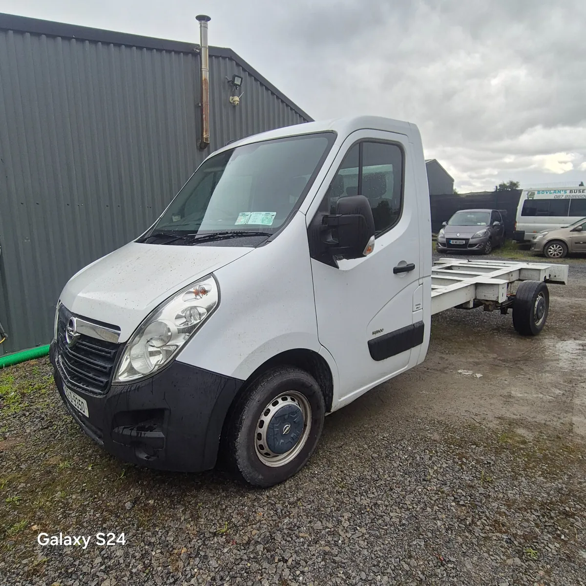 2019 Renault mavano 3.2 rwd - Image 1