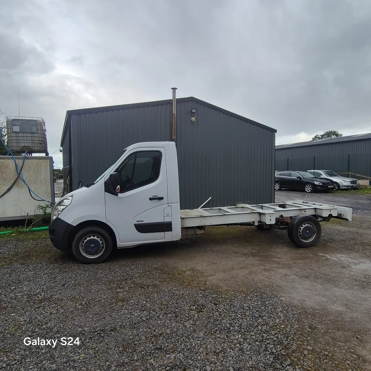 2019 Renault mavano 3.2 rwd - Image 2