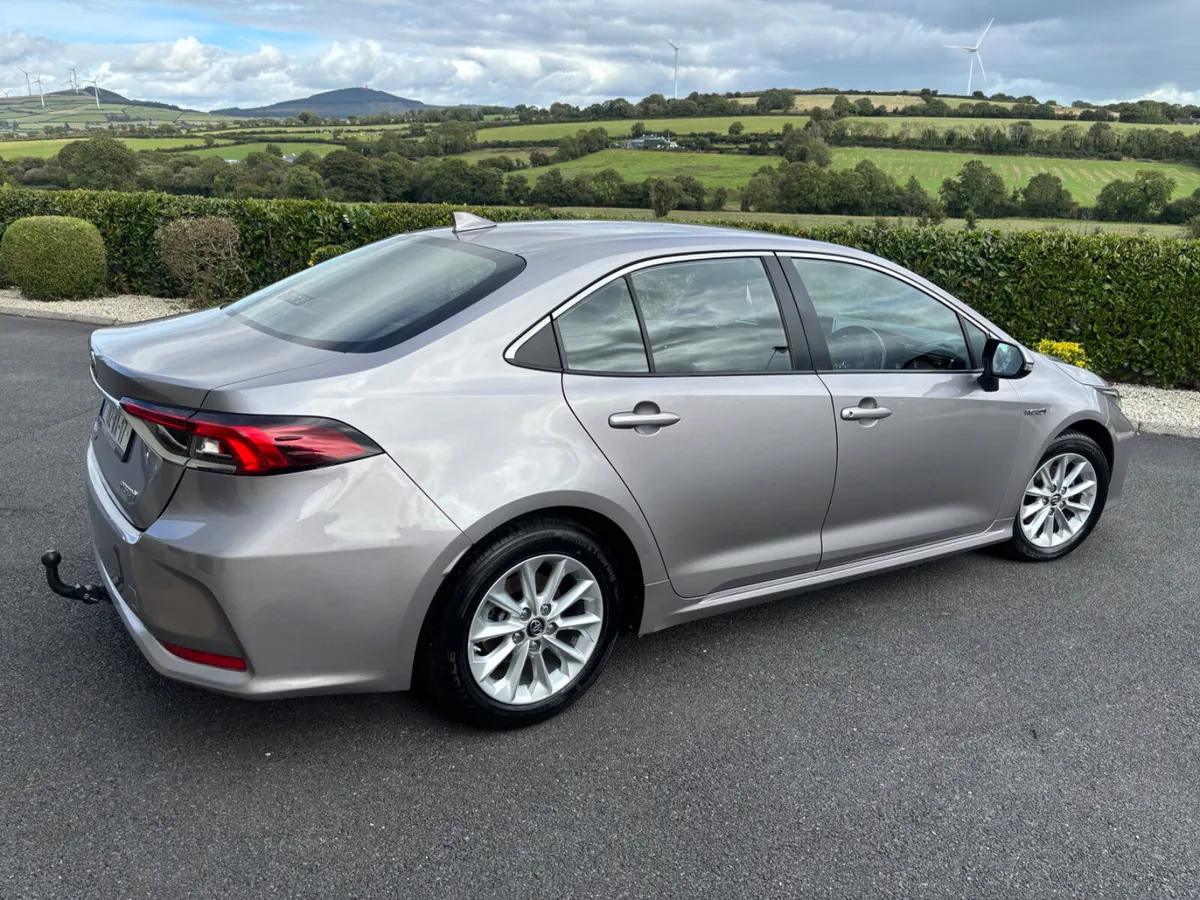 2019 Toyota Corolla Luna Petrol/Hybrid NCT 06/27 - Image 4