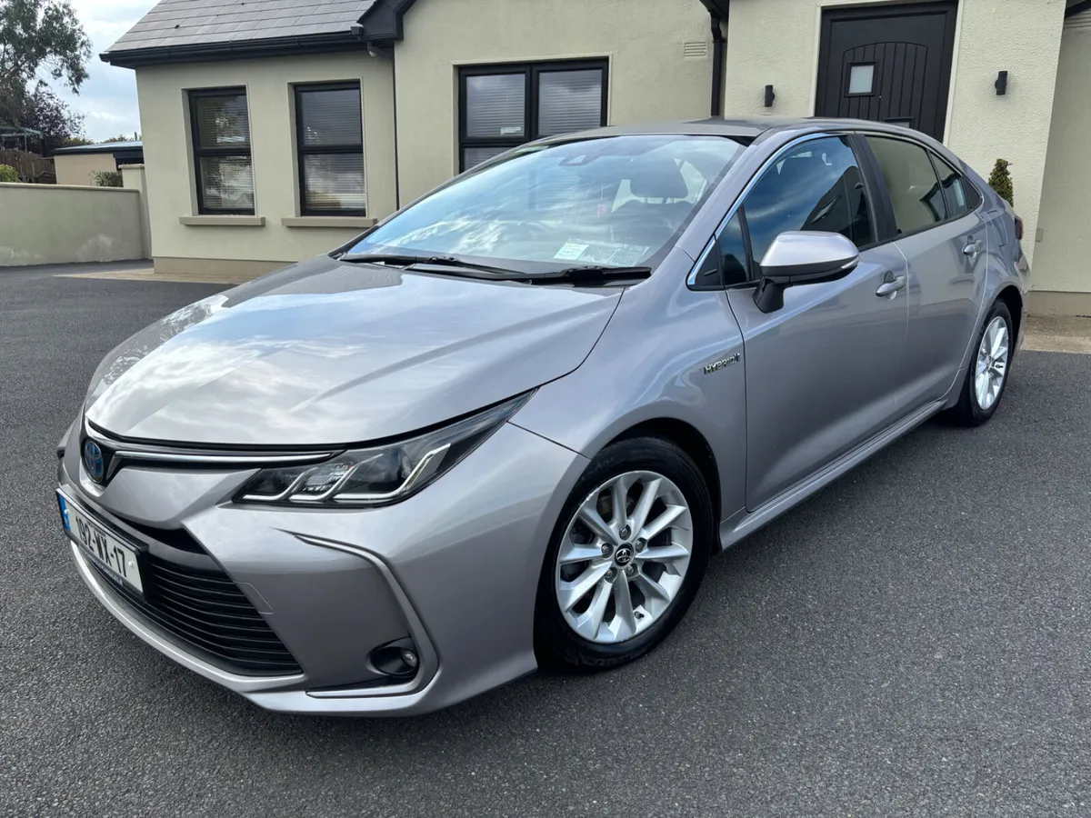 2019 Toyota Corolla Luna Petrol/Hybrid NCT 06/27 - Image 2