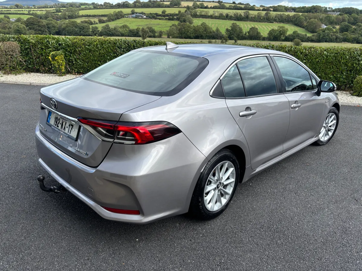 2019 Toyota Corolla Luna Petrol/Hybrid NCT 06/27 - Image 3