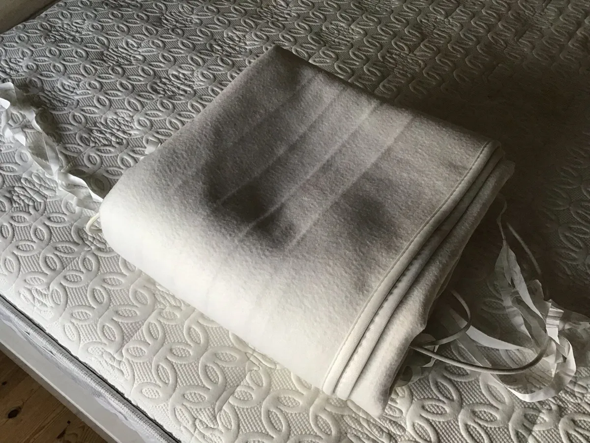 Electric Blanket - Image 3