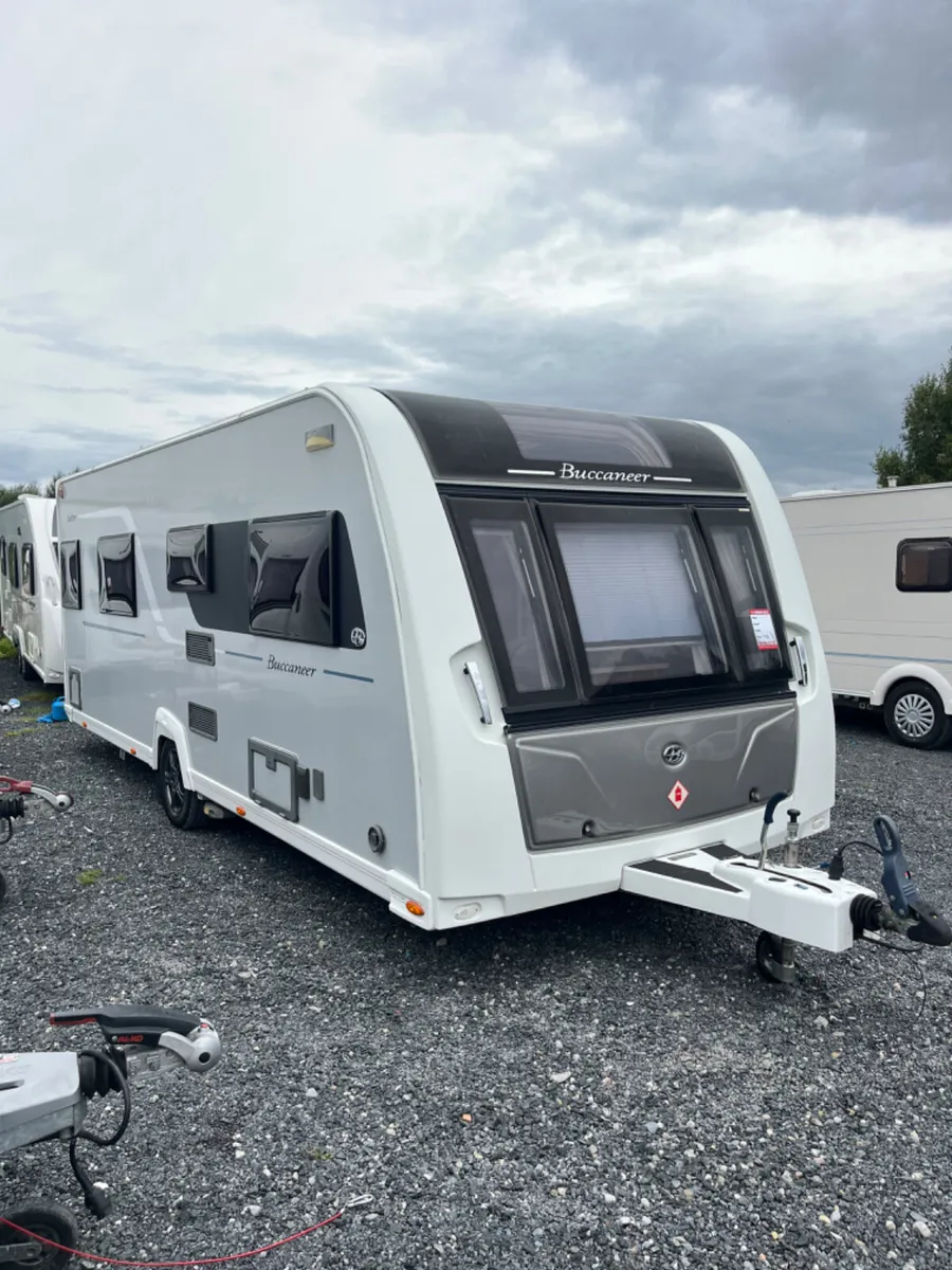 Buccaneer Cutter 4 Berth Fixed Island Bed Caravan - Image 2