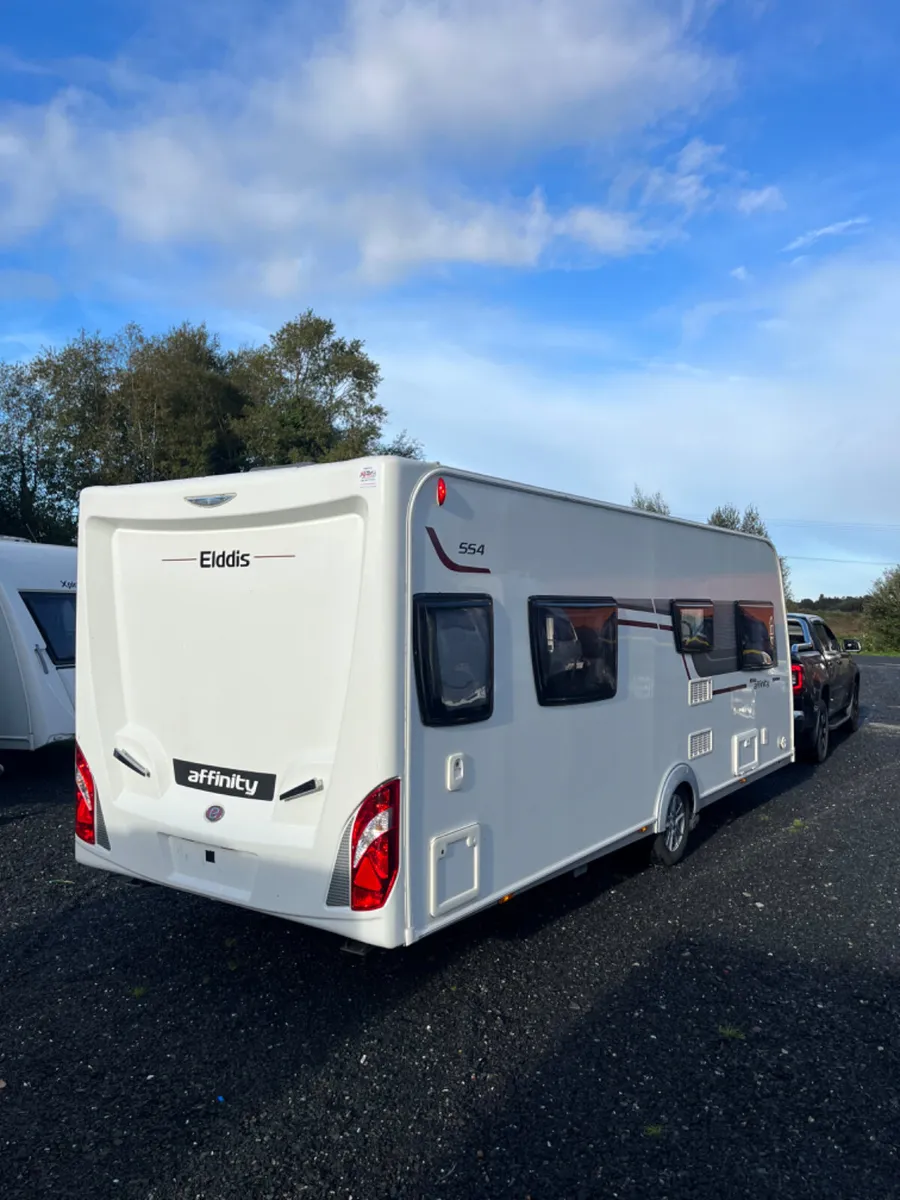 Elddis Affinity 4 Berth Fixed Island Bed Caravan - Image 3