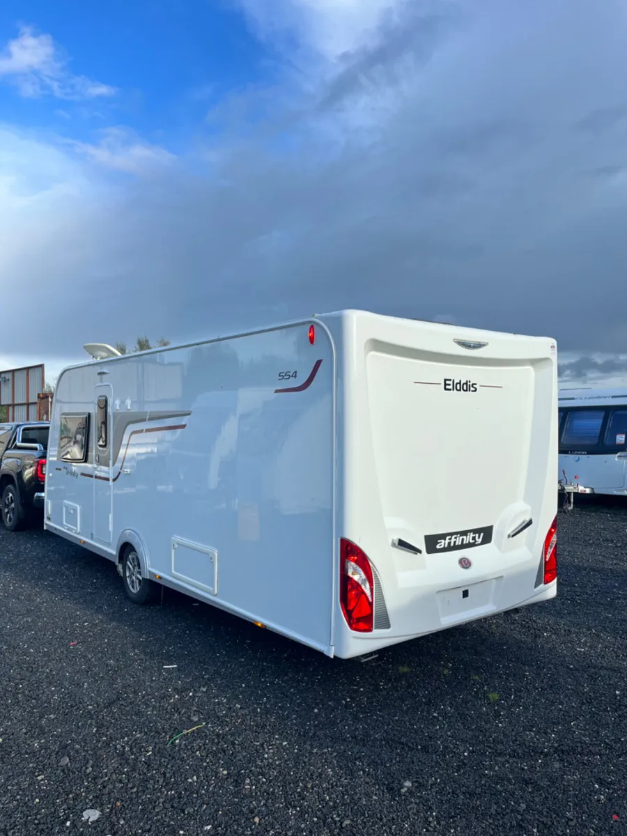 Elddis Affinity 4 Berth Fixed Island Bed Caravan - Image 4