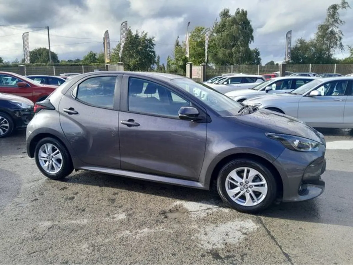 Toyota Yaris 1.0 Luna 4DR - Image 1