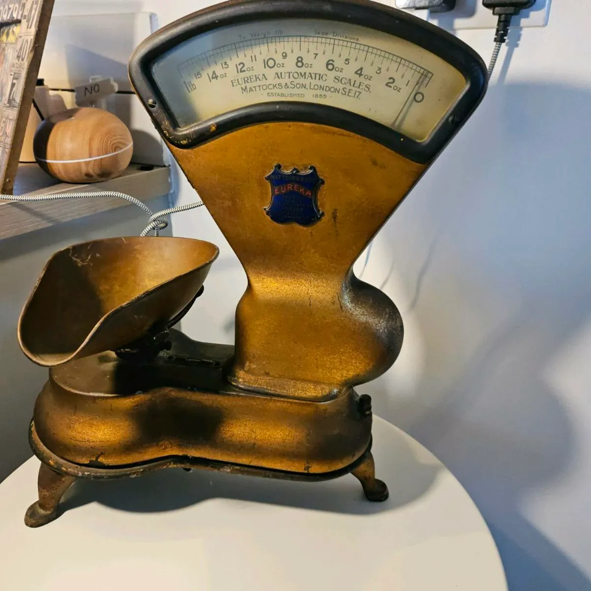 Eureka sweet shop scales - Image 1