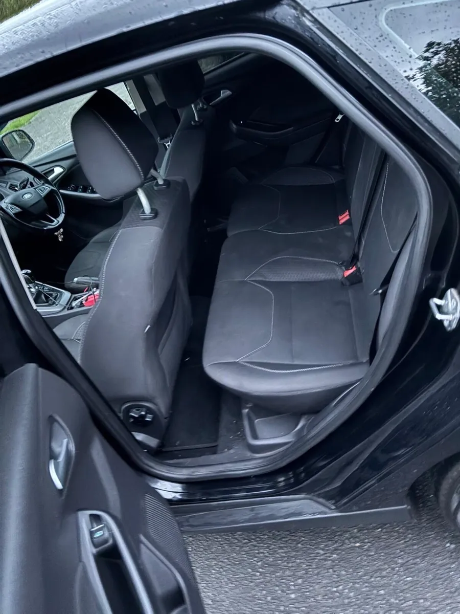 Ford focus - Image 4