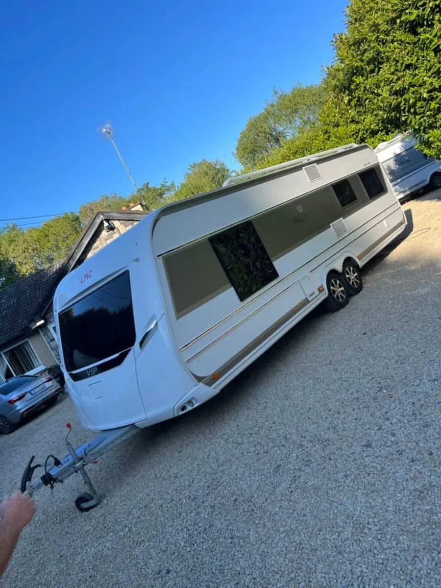 2023 Lmc 6 Berth Fixed Island Bed Caravan - Image 2
