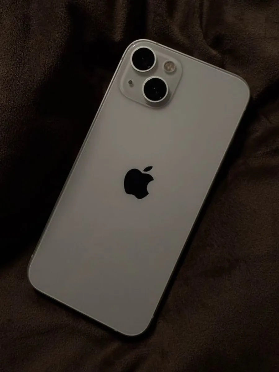 iPhone 13 - Image 2