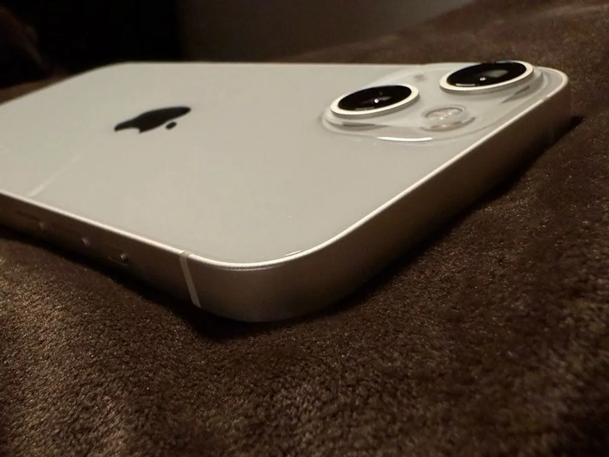 iPhone 13 - Image 3