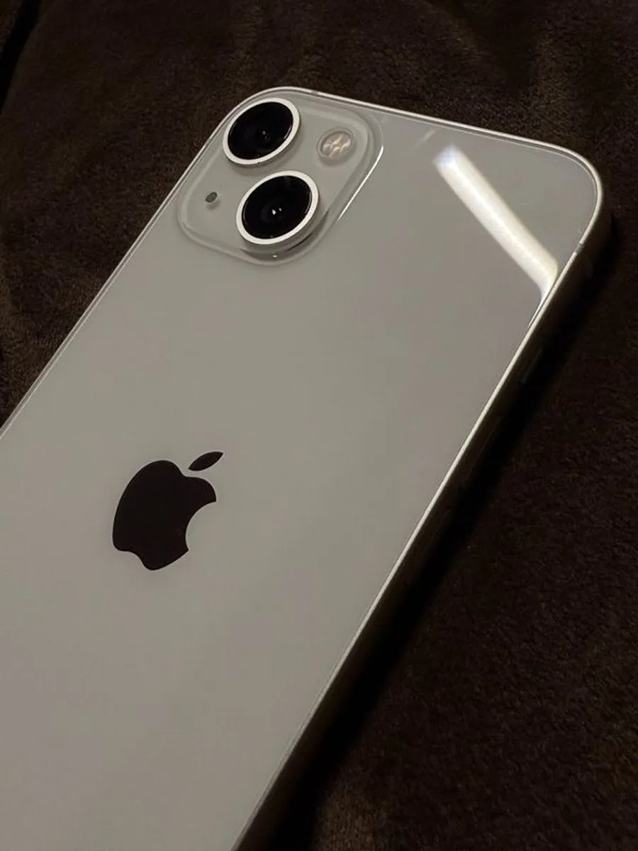 iPhone 13 - Image 4