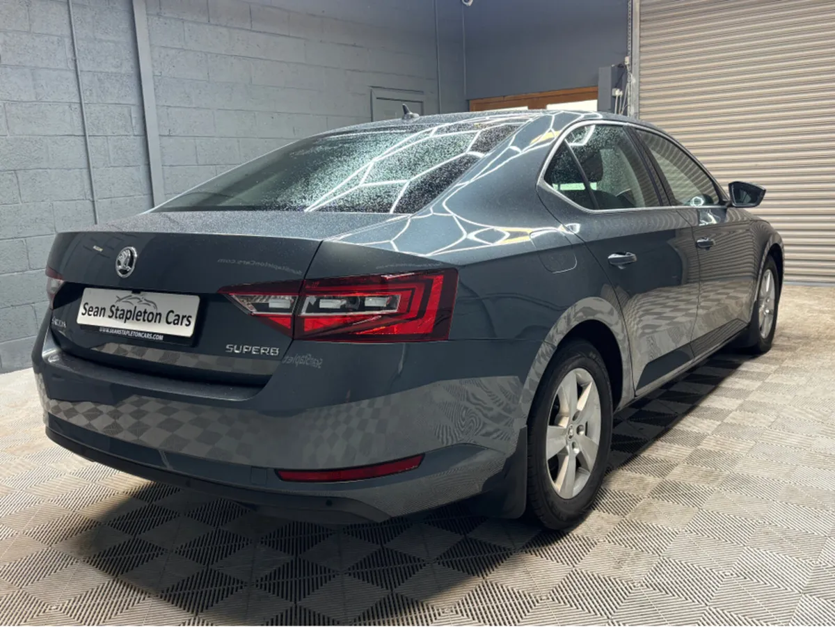 Skoda Superb AMBITION 2.0 TDI 150HP 4DR - Image 3