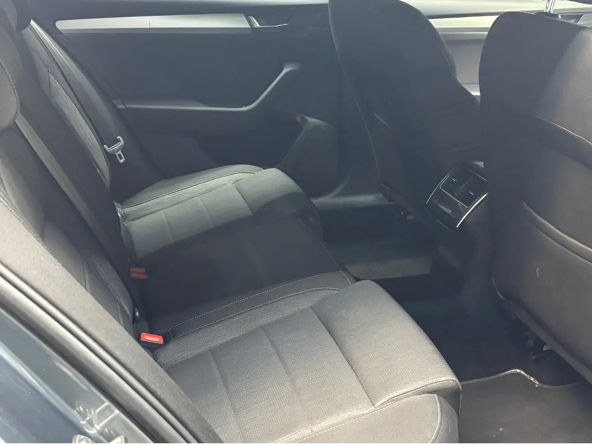 Skoda Superb AMBITION 2.0 TDI 150HP 4DR - Image 4