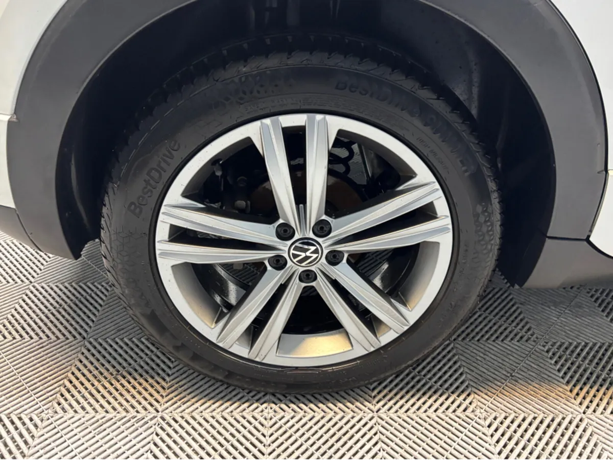 Volkswagen T-Cross R-LINE 1.0 TSI MANUAL 6SPEED FW - Image 2