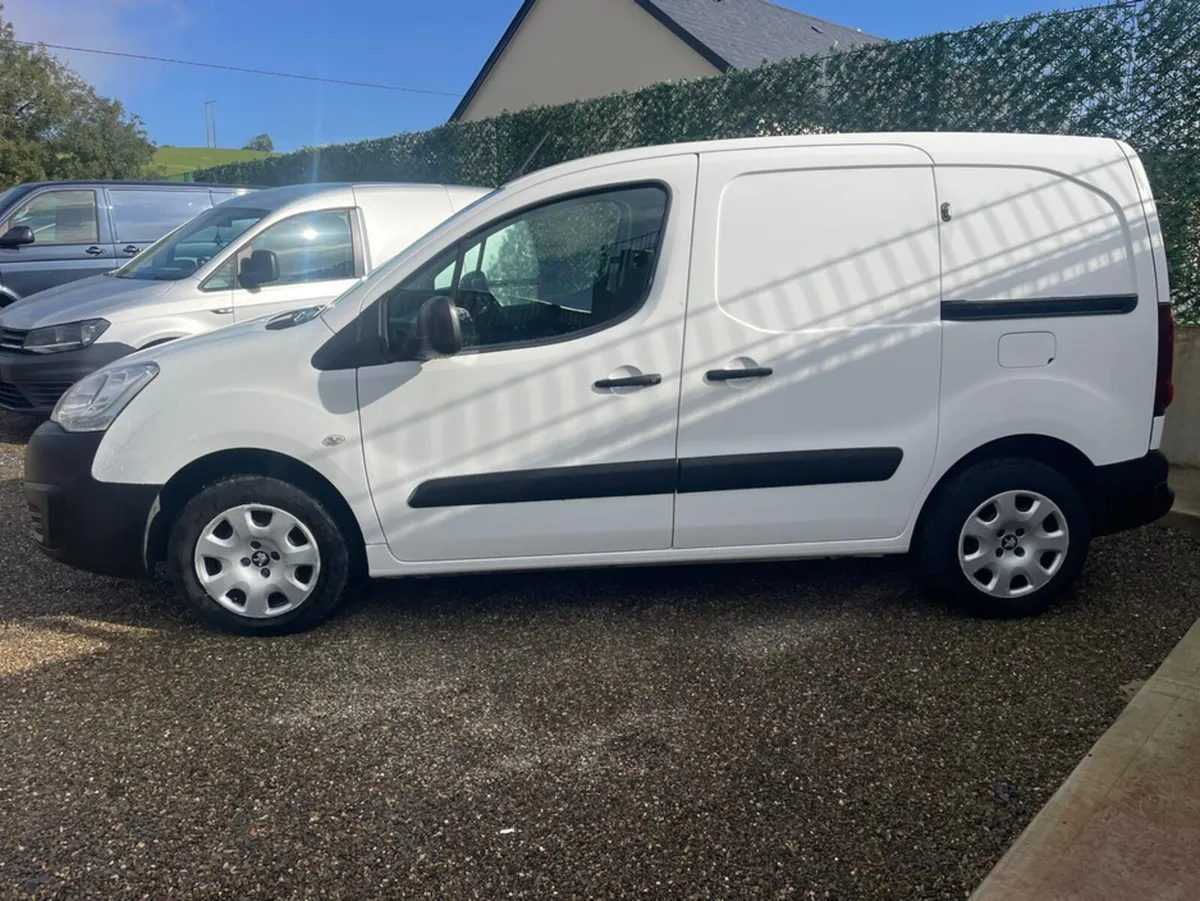 Peugeot Partner PROFESSIONAL L1 BLUE HDI - Image 3