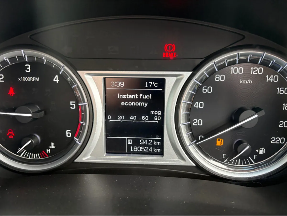 Suzuki Vitara GL+ DIESEL 5DR - Image 3