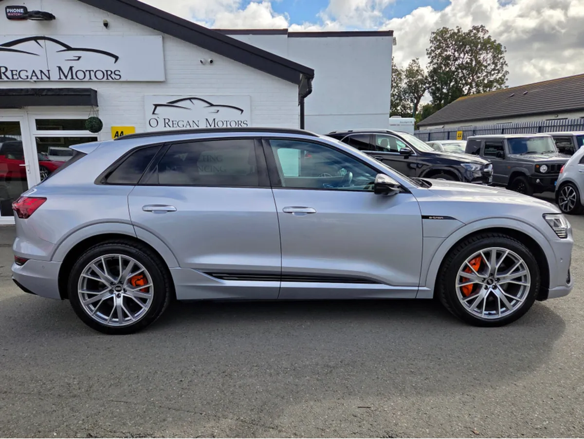 Audi e-tron (212) BLACK EDITION 55 QUATTRO - Image 2