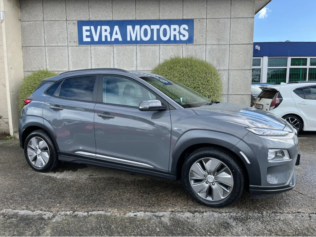 Hyundai KONA PREMIUM SE EV 64KWH //TOP SPEC//ELECT - Image 2