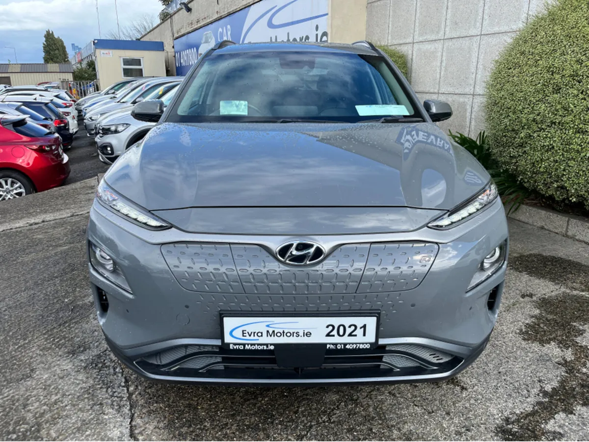 Hyundai KONA PREMIUM SE EV 64KWH //TOP SPEC//ELECT - Image 3