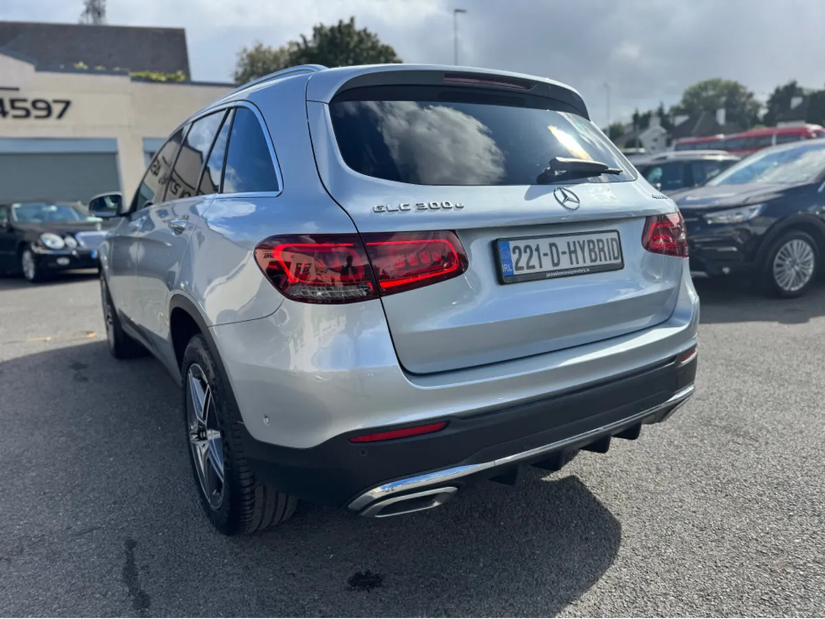 Mercedes-Benz GLC GLC300 AMG LINE E 4MATIC - Image 3
