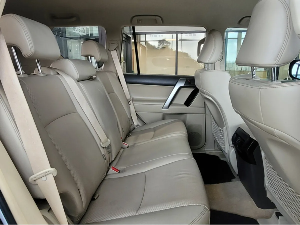 Toyota Land Cruiser LWB BUSINESS 5 Seater Auto - Image 4