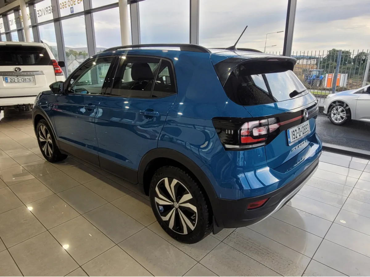 Volkswagen T-Cross LIFE 1.0 TSI MANUAL 5SPEED 95BH - Image 3