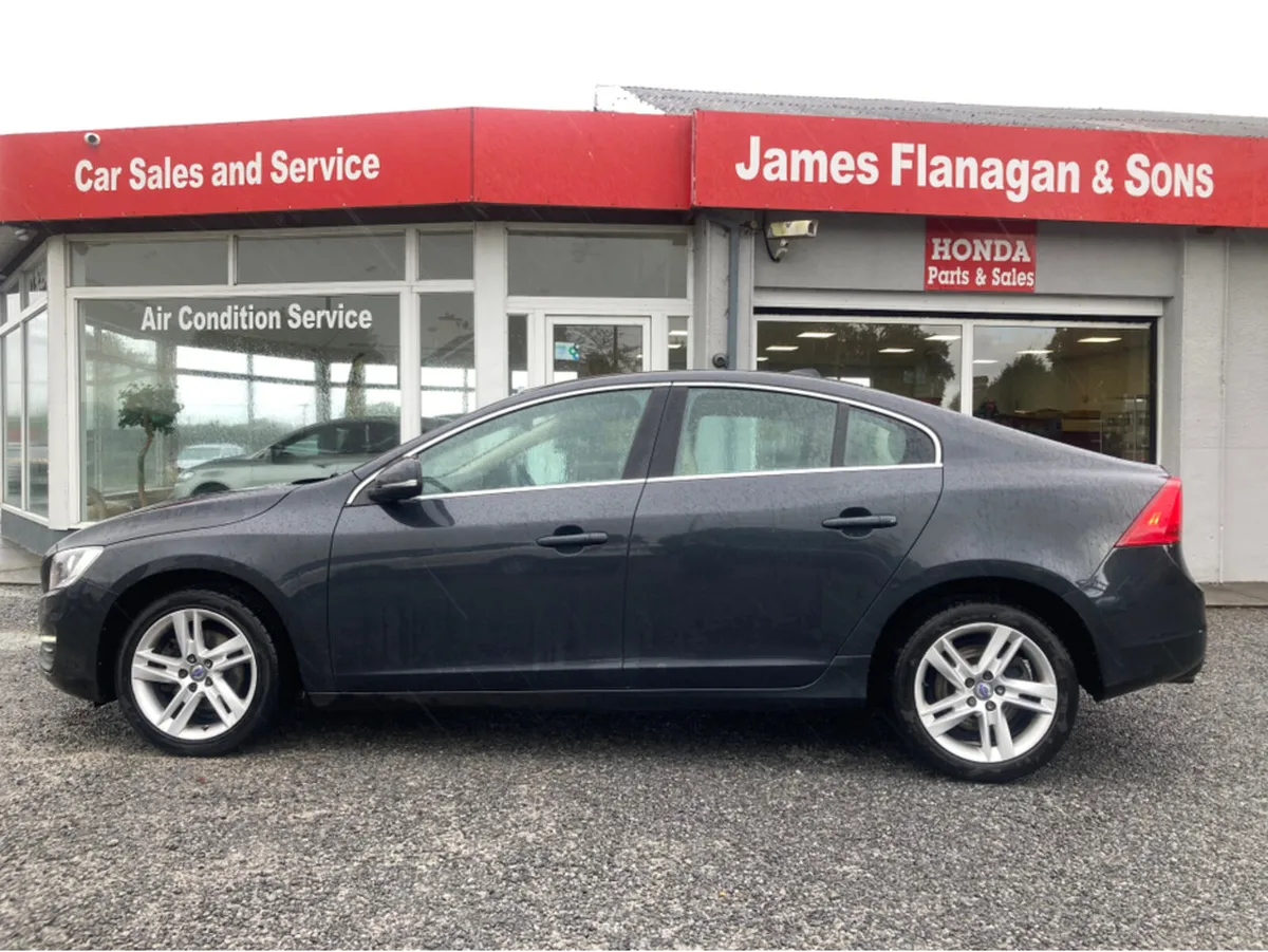 Volvo S60 D2 SE 4DR - Image 3