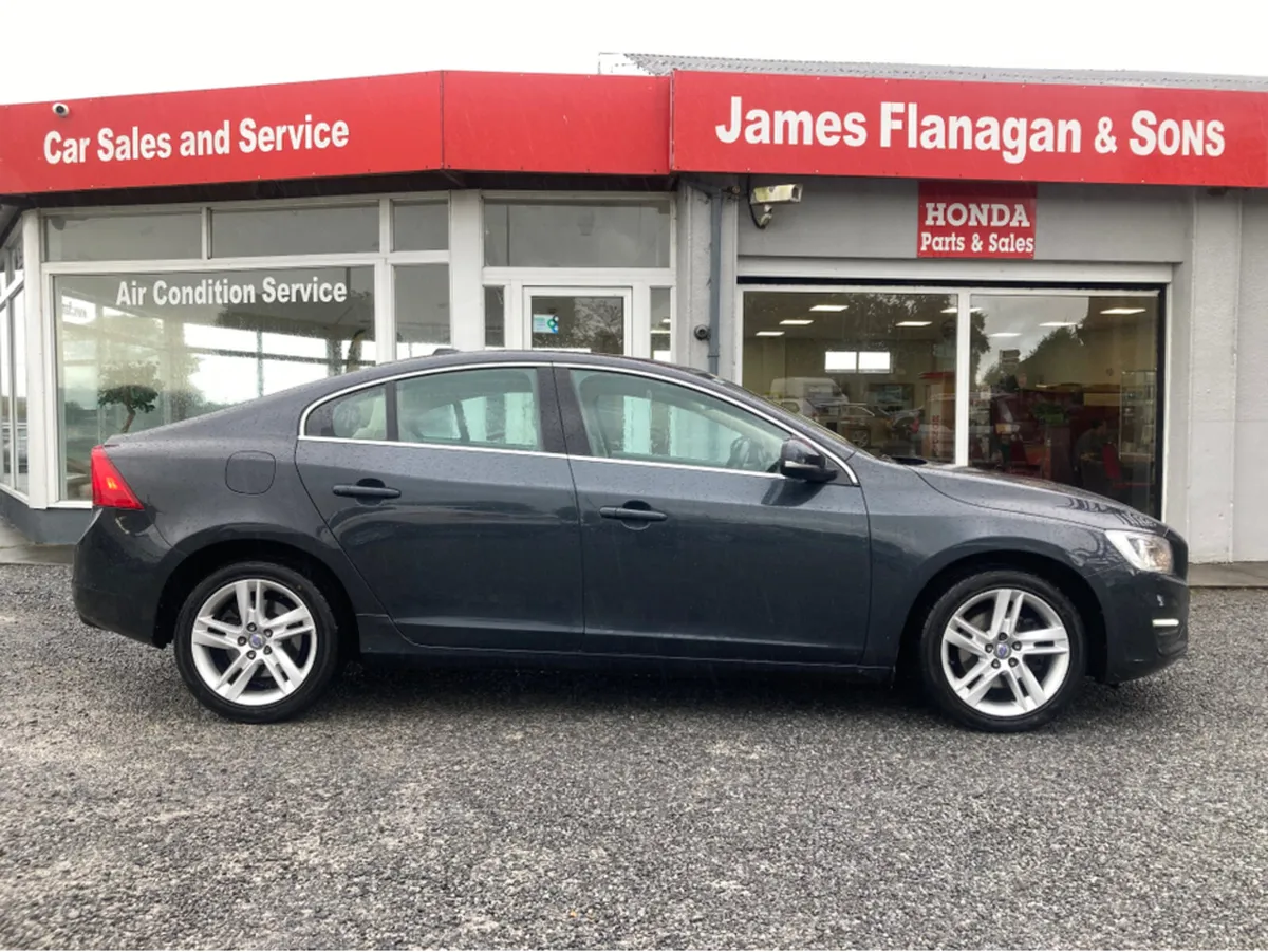 Volvo S60 D2 SE 4DR - Image 4