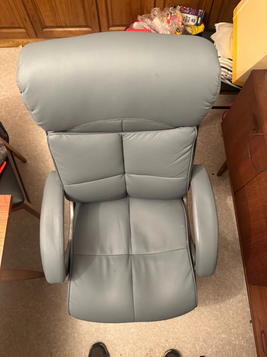 Office chair - Image 4