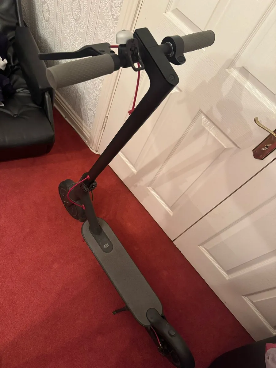 Electric scooter - Image 2
