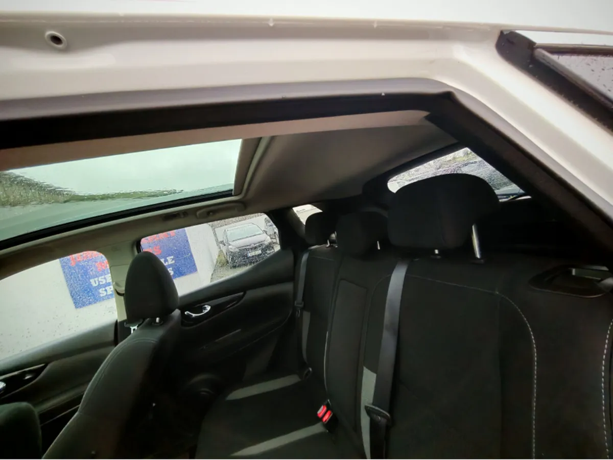 NISSAN QASHQAI 1.2 SV 18 4DR - Image 2