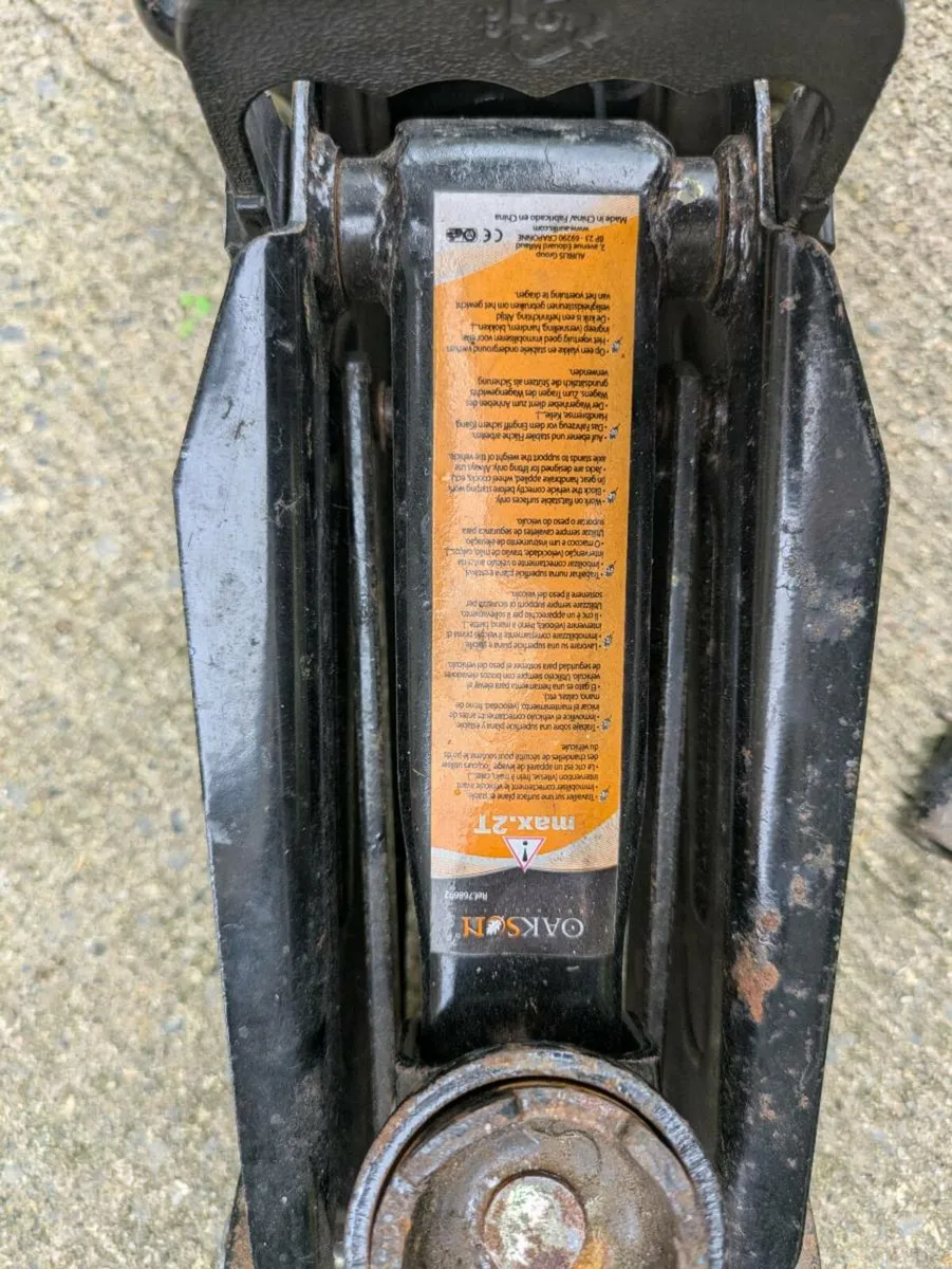 Car jack - Image 2