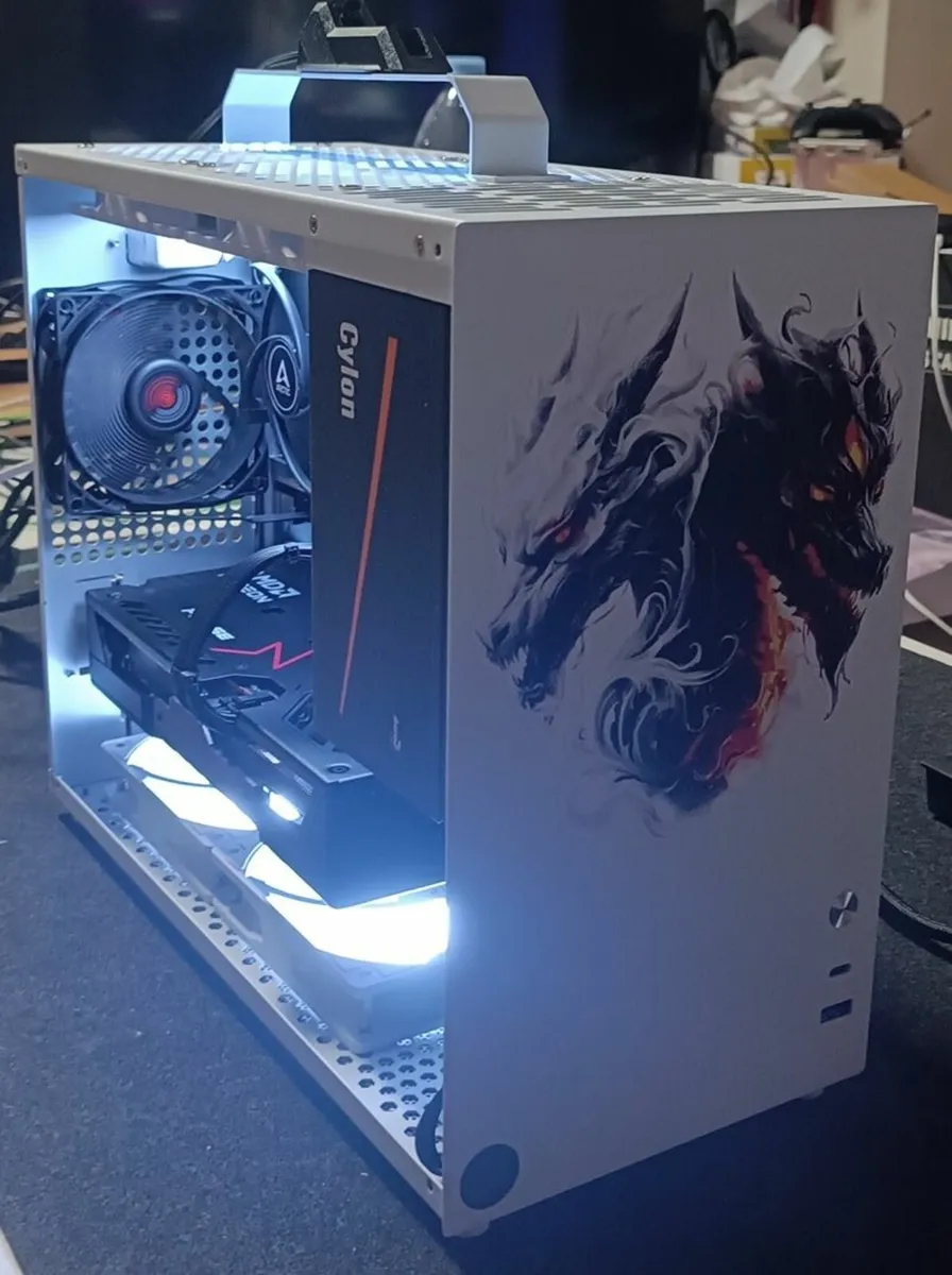 Alamengda White Mini I7 RX9060XT Gaming Pc - Image 1