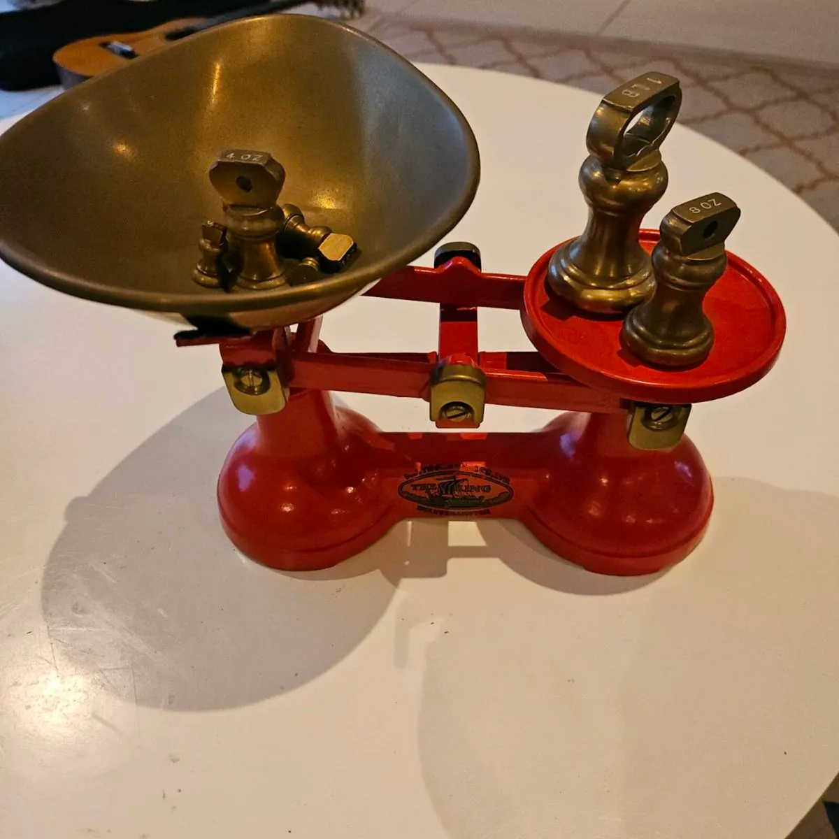 Vintage weighing scales - Image 1