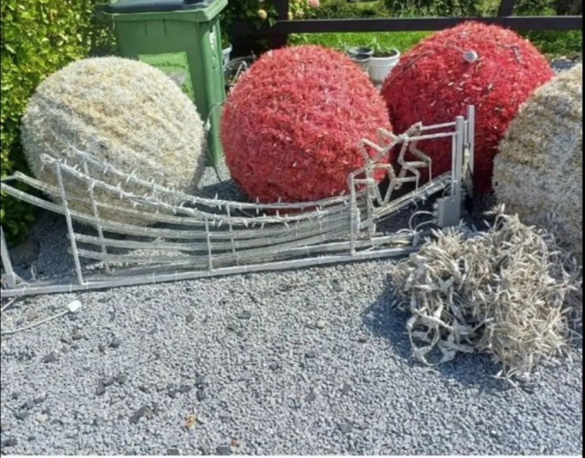 Outdoor christmas Lights - Image 2