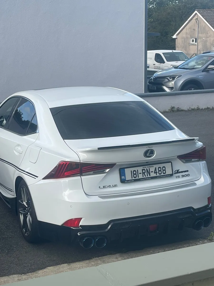 Lexus IS 2018 FSport - Image 1