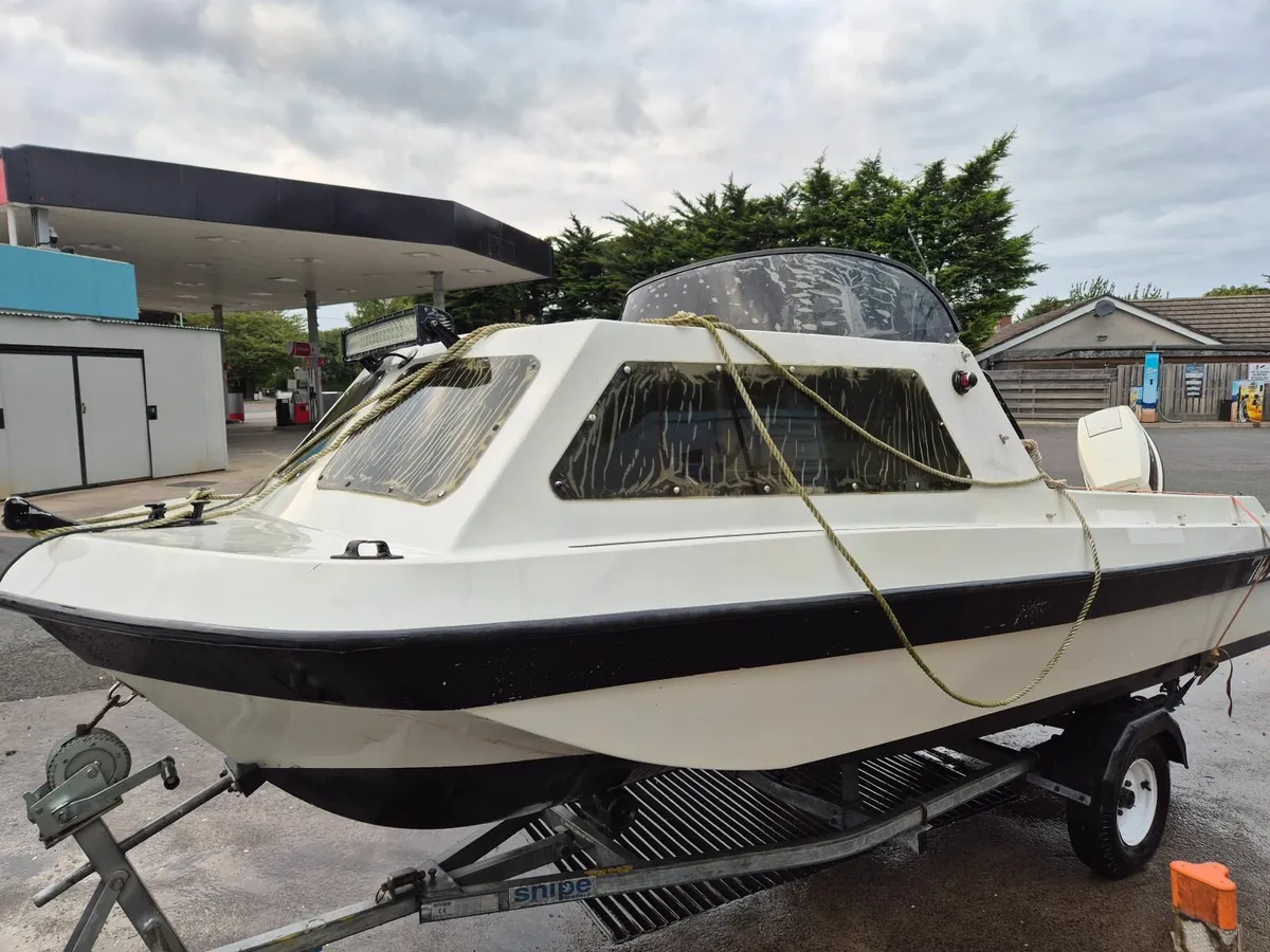 Fishing boat - Image 2