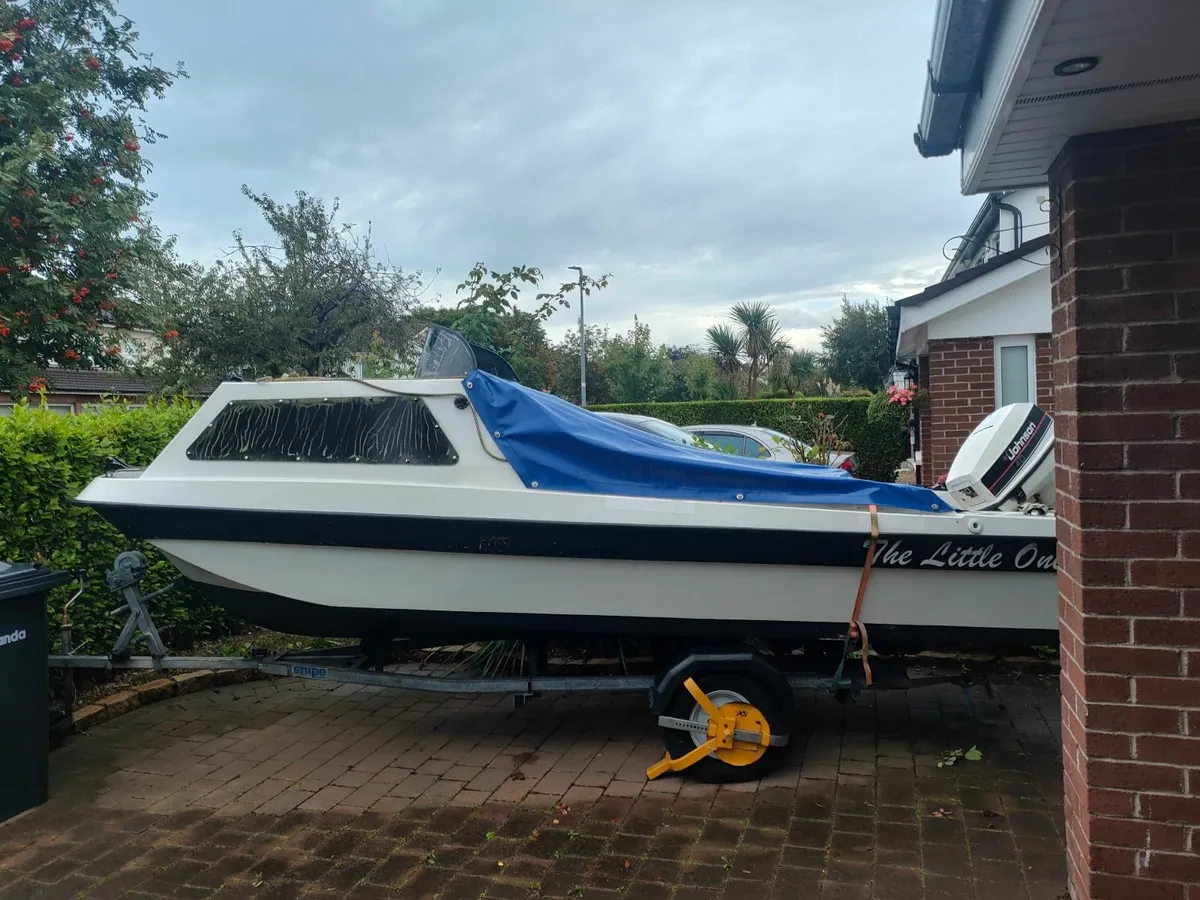 Fishing boat - Image 4