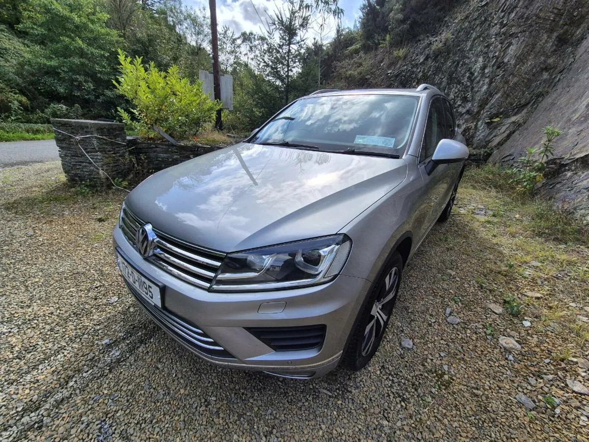 VW Touareg 5 seater - Image 2