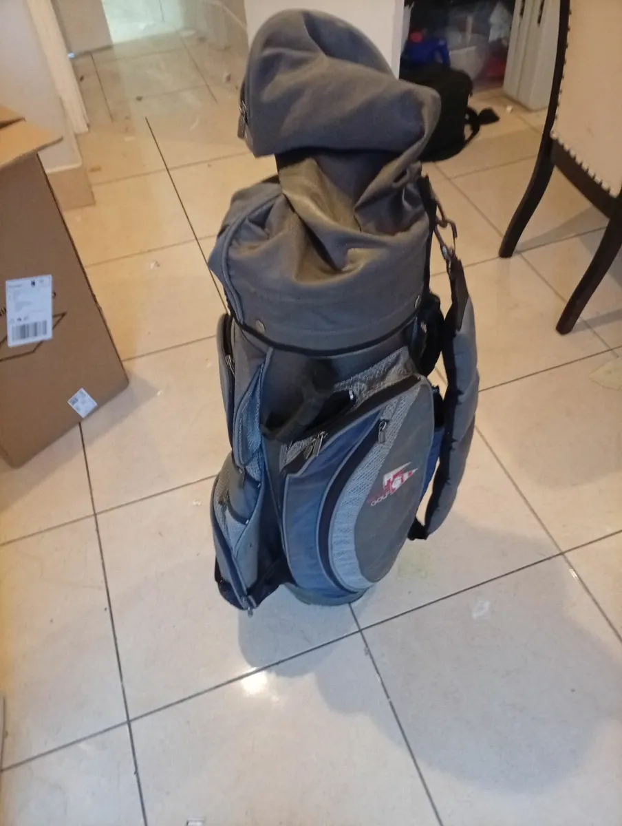 Golfing bag - Image 1