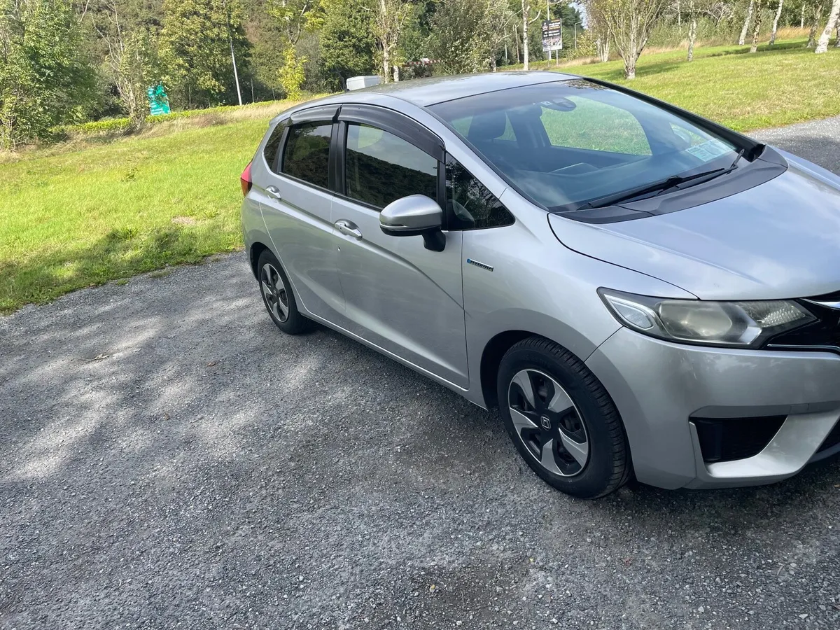 161Honda Fit GP5 1.5 hybrid  nct 9/27 - Image 4