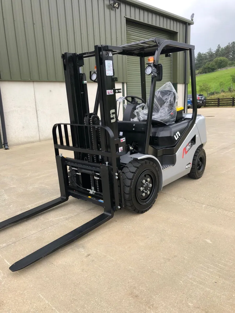 New unused UN 3 ton diesel engine forklift - Image 2
