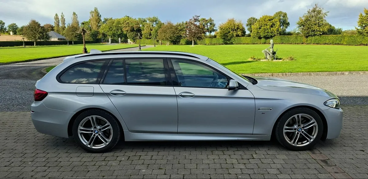 BMW 5  M SPORT - Image 2
