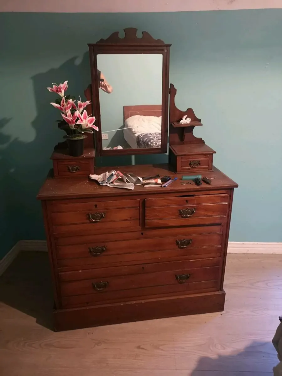 Chest Of Drawers C/W Mirror