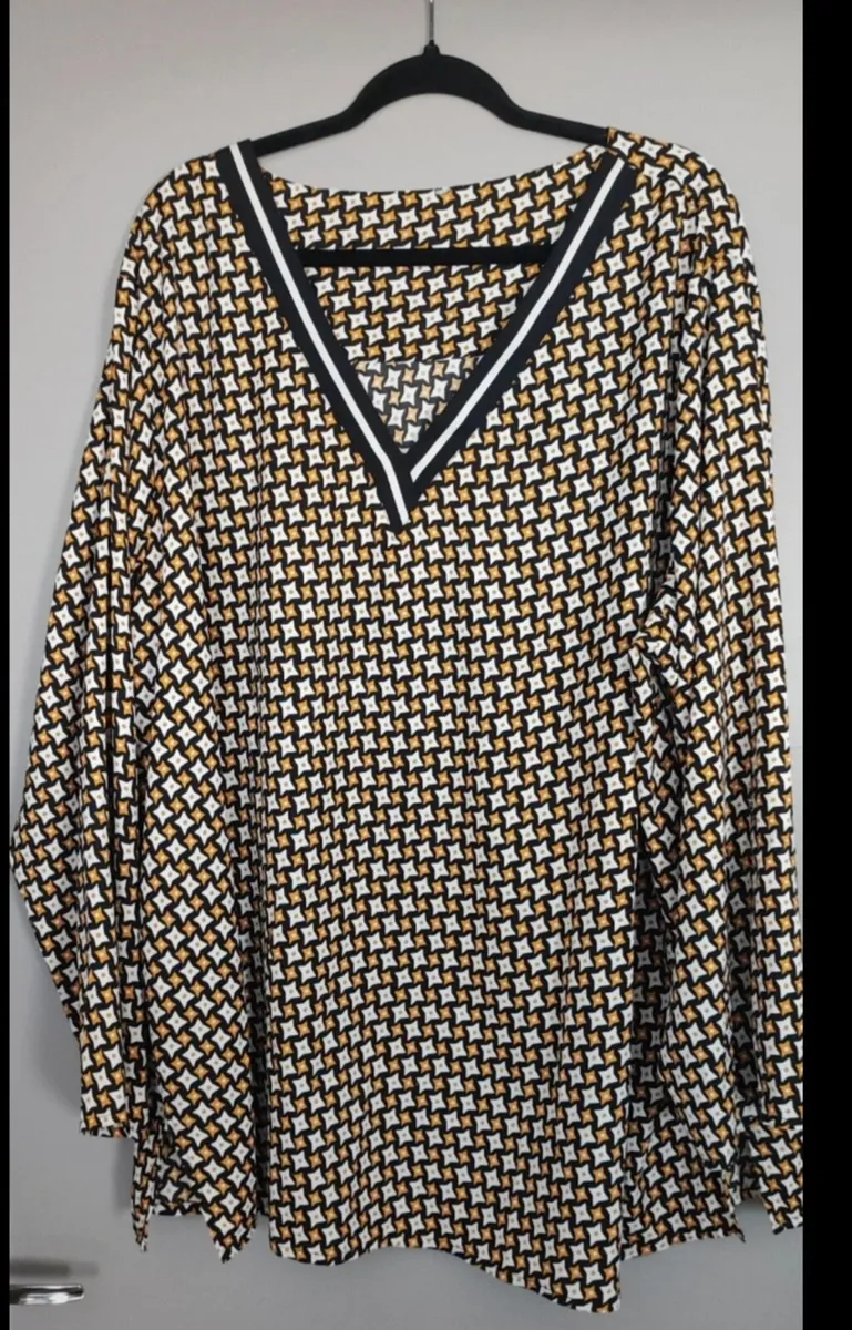 Selection of new ladies tops sz 26-28 - Image 1